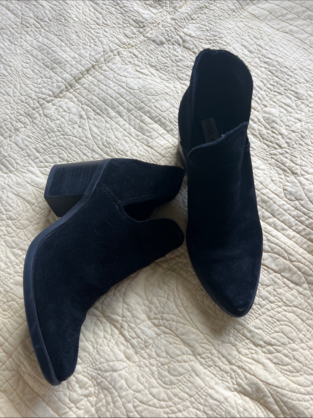 Steve Madden Black Suede Cutout Bootie Prezzie